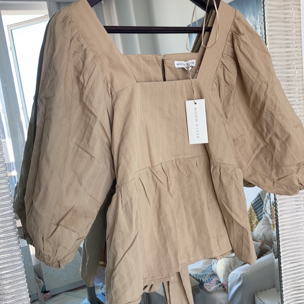π Fun Khaki Topπ - Picture 3 of 6